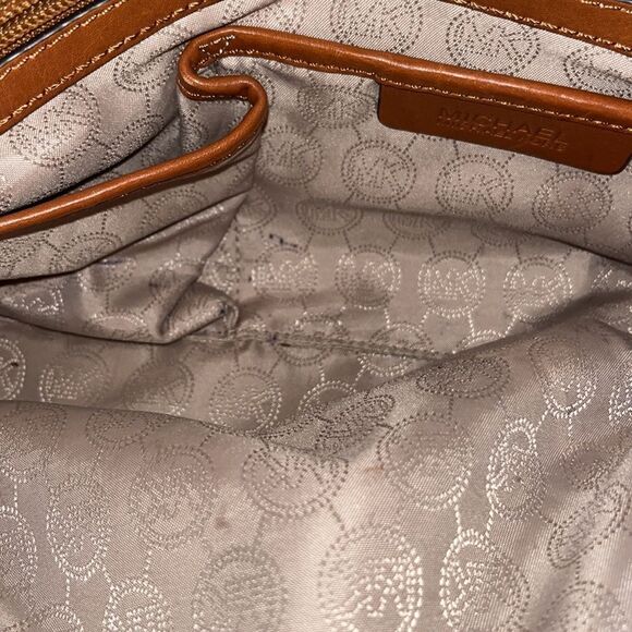 Michael Kors Large Cynthia Tote - Picture 9 of 13